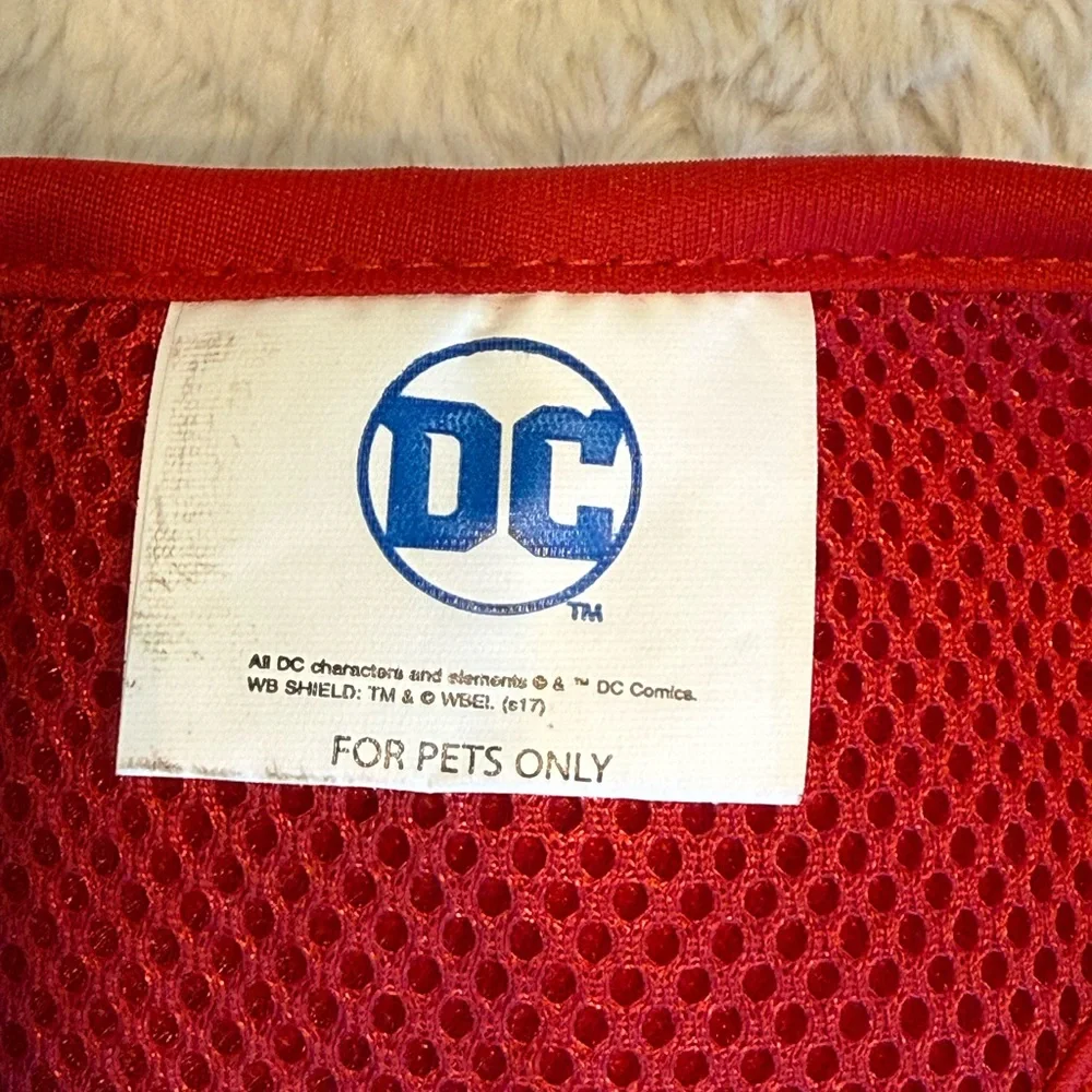 NWT D C COMICS WonderWoman size small red harness & removable cape